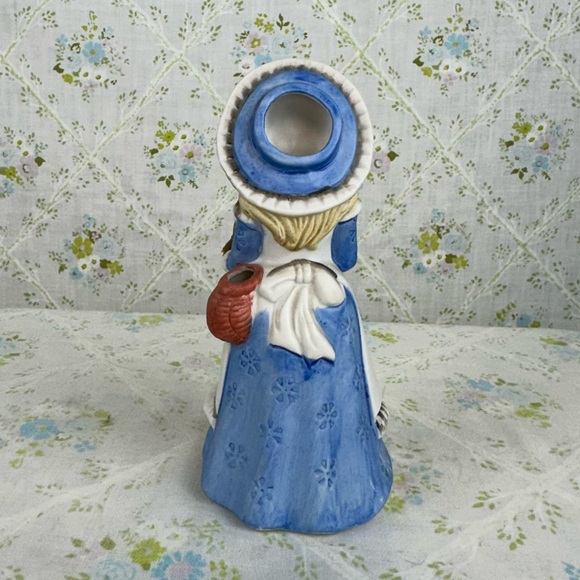 🧵 Adorable Vintage Thread & Scissor Holder Figurine 🪡 - Picture 4 of 8